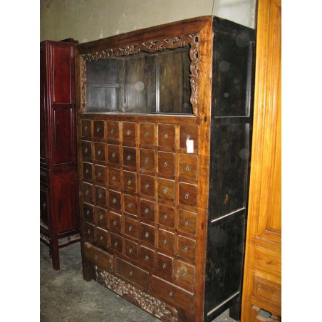 Paire de meubles d'apothicaire chinois anciens (vendus à l'unité)