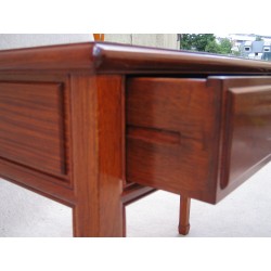 Palisander chinesischer Schreibtisch mit Schubladen