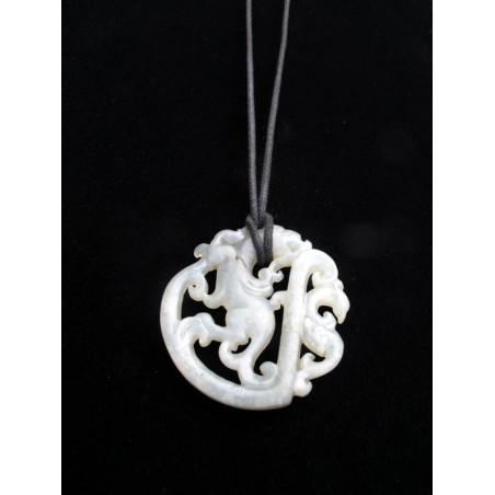 naturstein-anhaenger-mit-einem-drachen