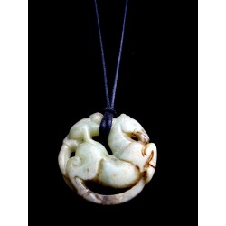 Pendentif en pierre...