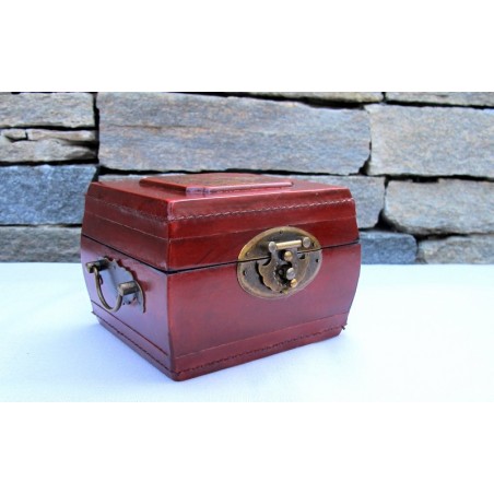 Boite à bijoux rouge gainée de cuir
