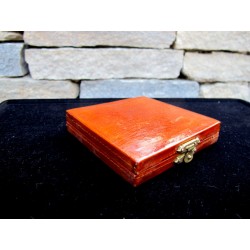 Naturstein-Anhänger mit einem Panther