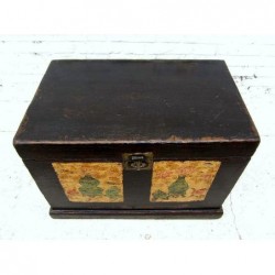 Coffre chinois. Décor de vases 88 cm