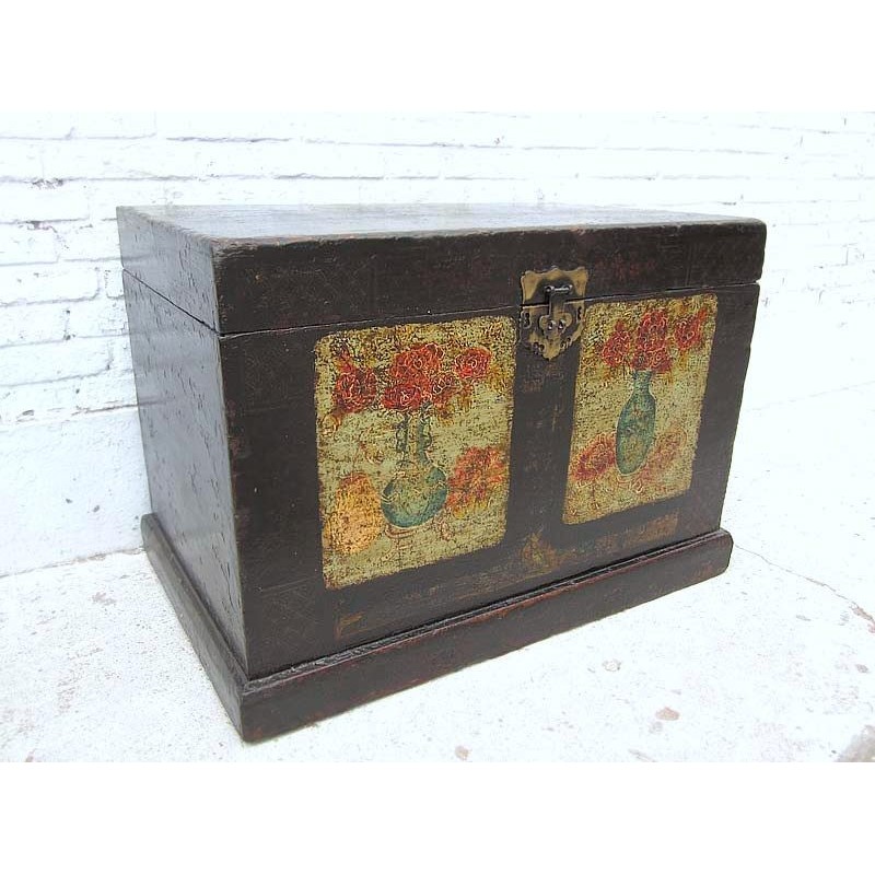 Chinese trunk with vases 89 cm
