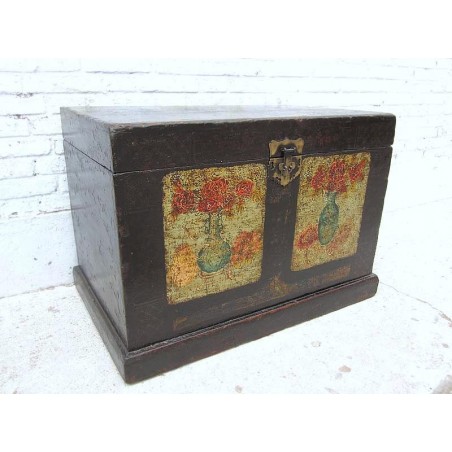 Chinese trunk with vases 89 cm