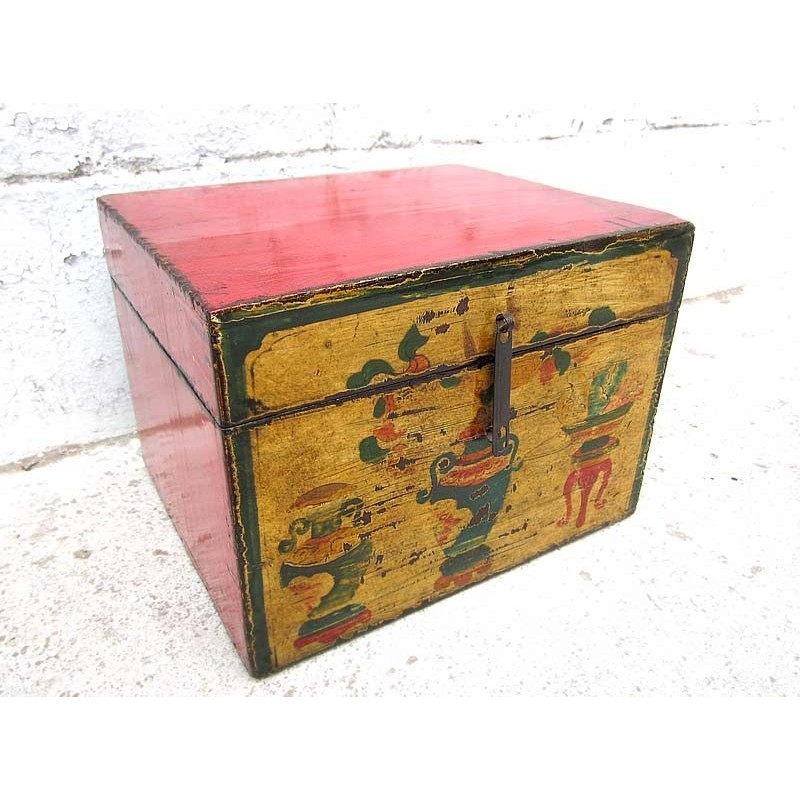 Red and yellow chest 37 cm