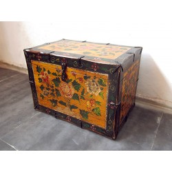 Chinese trunk with painting...