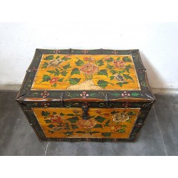 Chinese trunk with painting 50 cm