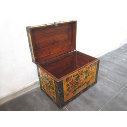 Chinese trunk with painting 50 cm