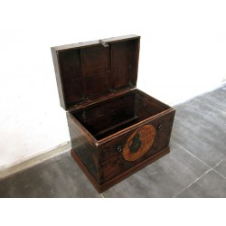 Antique chinese trunk 51 cm