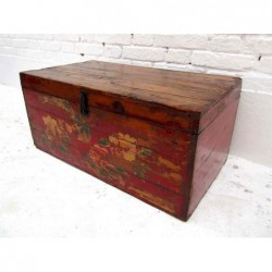 Coffre mongol avec fleurs...