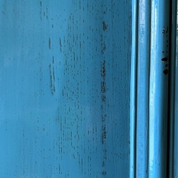 Armoire ancienne laquée bleu-gris 108 cm