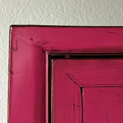 Leuchtend Pink lackierter Schrank 71 cm