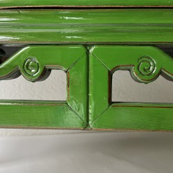 Bahut chinois ancien laqué vert 106 cm