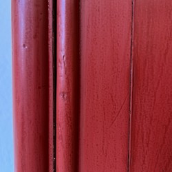 Armoire laquée rouge 82 cm