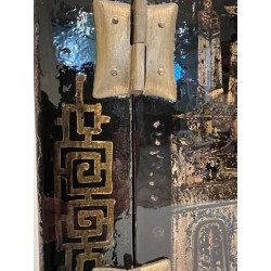 Coffre chinois ancien avec socle  84 cm