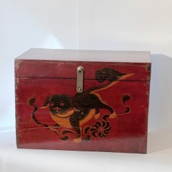 Coffre rouge peint main 50 cm