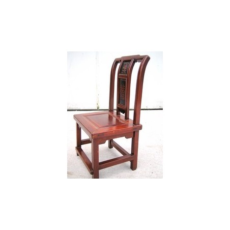 Rot lackierter antiker chinesischer Stuhl
