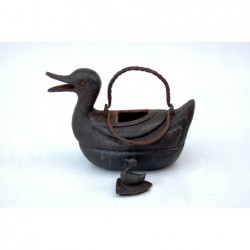 Duck-shaped Qing teapot